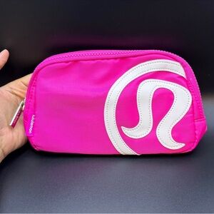 Lululemon 1L NWT SONIC Pink/White Belt Bag